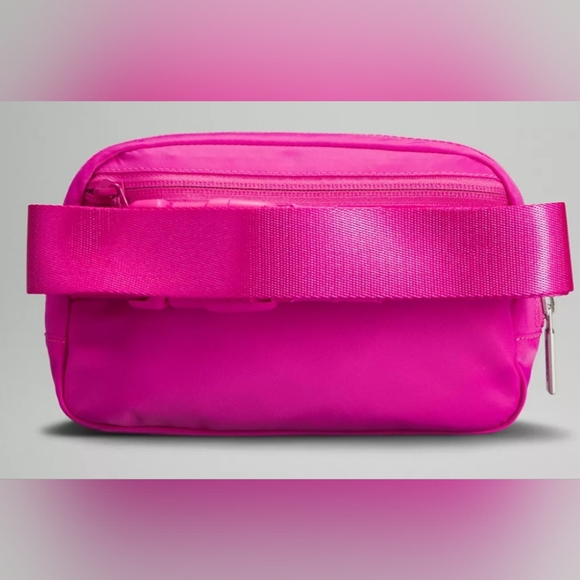 NEW! Lululemon Everywhere Beltbag 1L Sonic Pink! - Picture 2 of 9